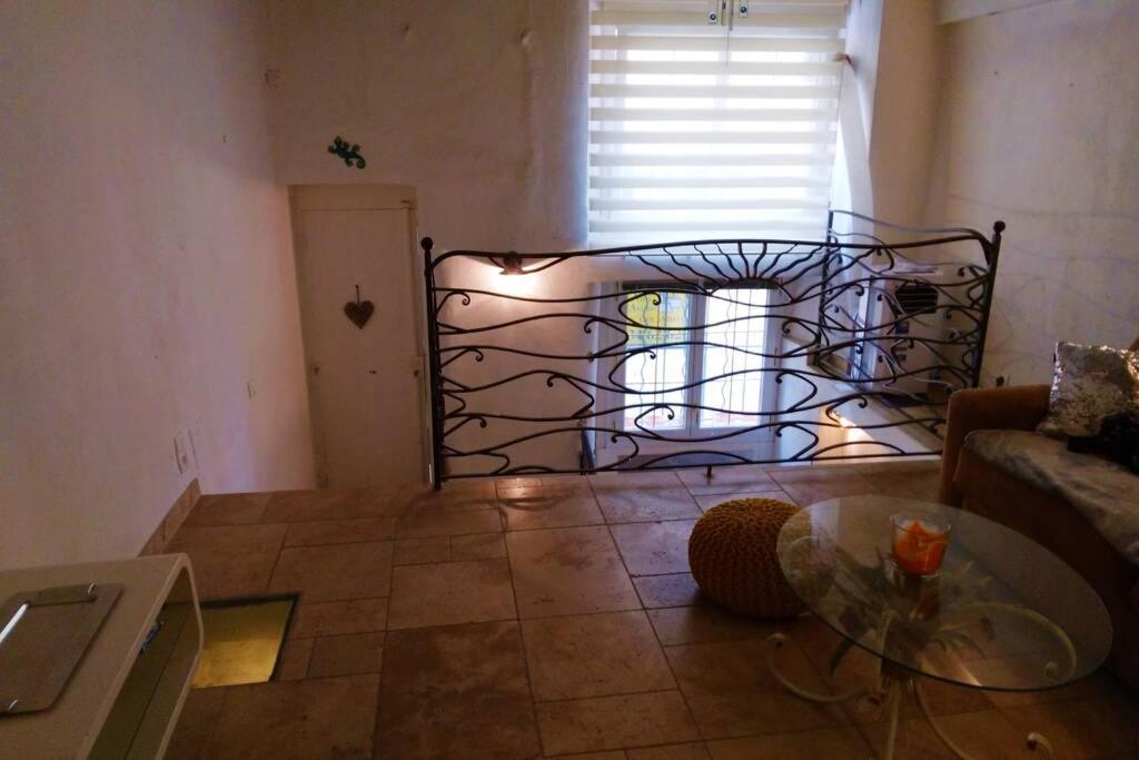 Appartement De Charme Au Coeur Du Vieil アンティーブ エクステリア 写真